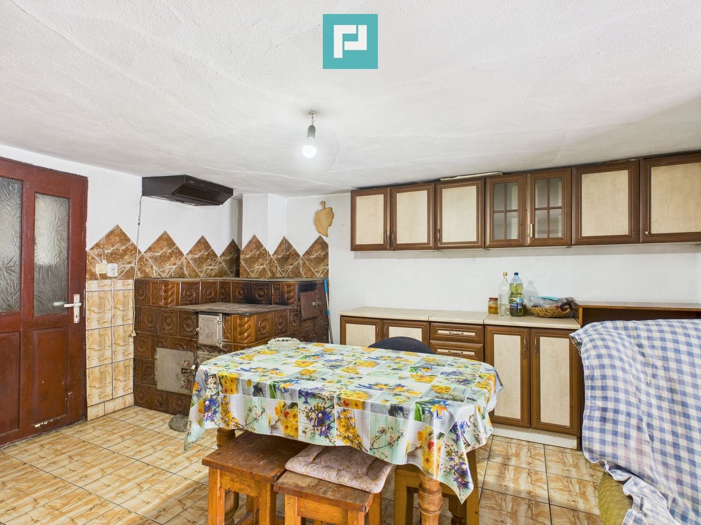 Casă cu etaj Căpâlnaş - Poză 18