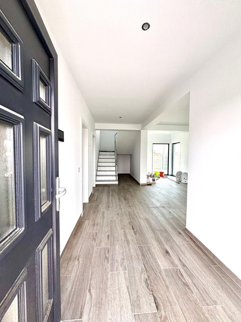 Casa individuala - 4 camere - pozitie excelenta - Sacalaz - Poză 3