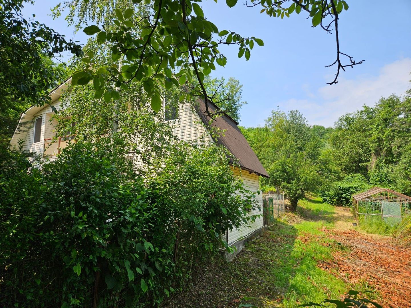 Casă de vânzare la liziera pădurii – Comuna Bogați, Argeș - Poză 12