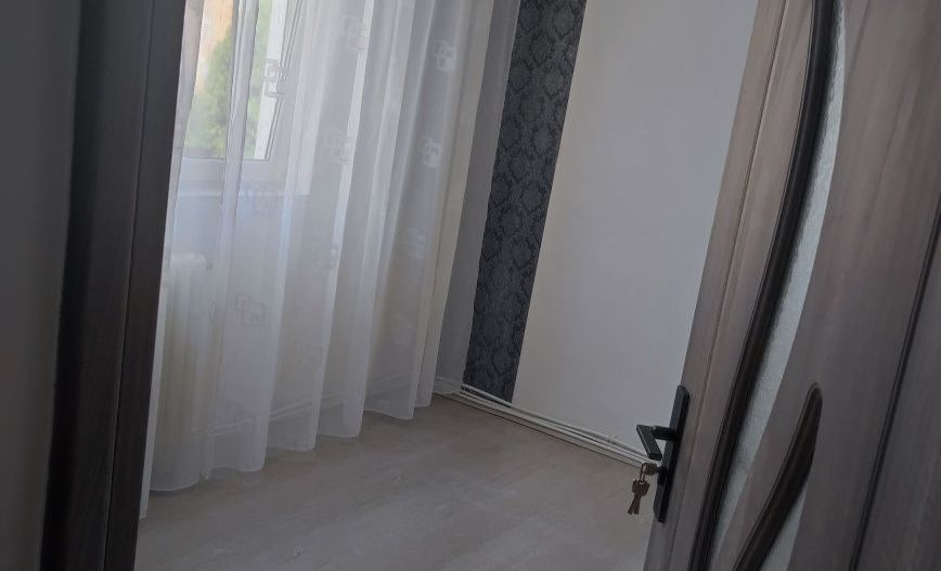Vând apartament 2 camere - Poză 5