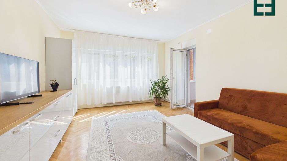 De închiriat - Apartament cu 2 camere -  Zonă Ultracentrală - Arad - Poză 1