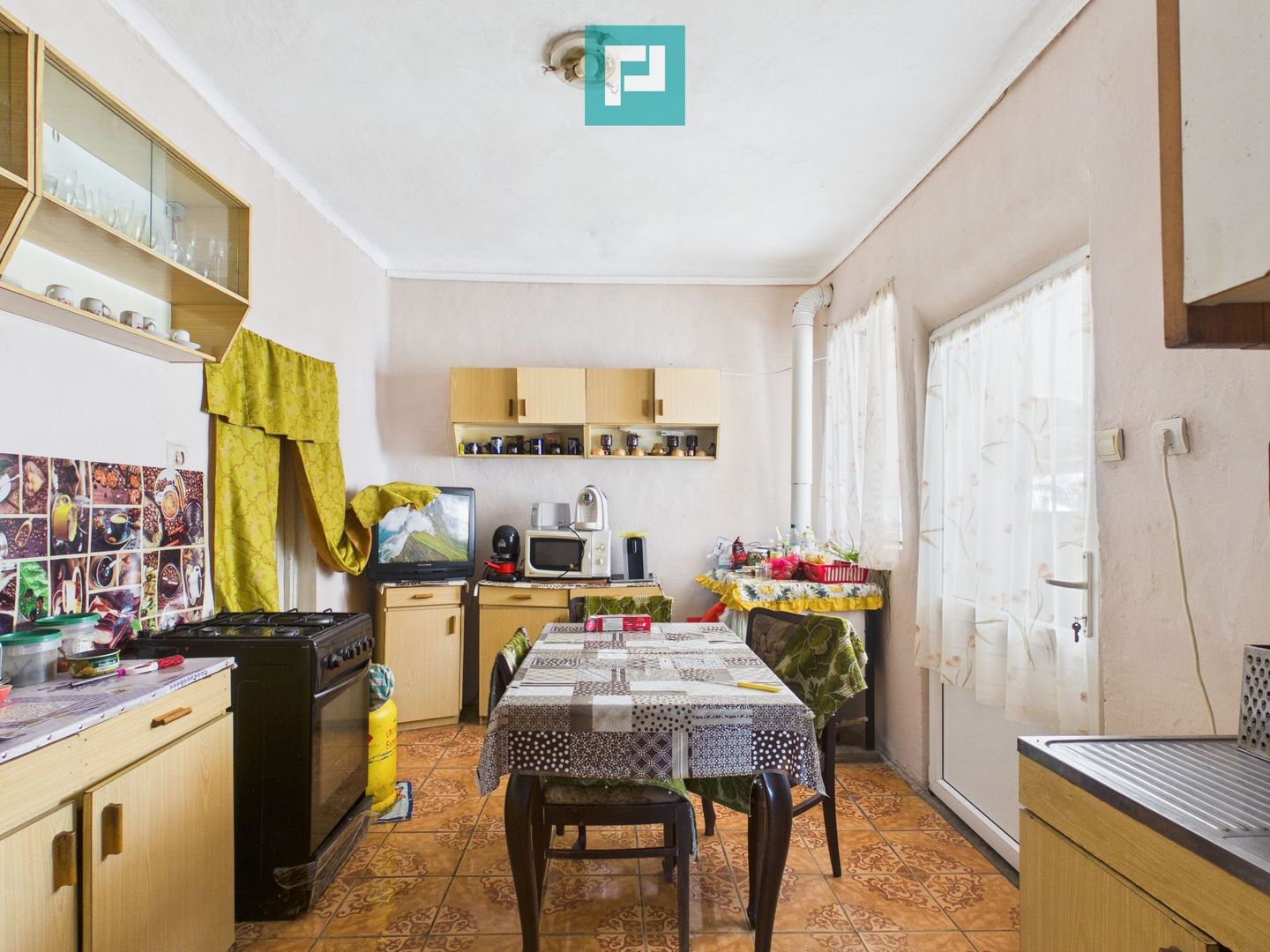 Casă cu 3 camere și 1047 mp în Peregu Mic - Poză 6