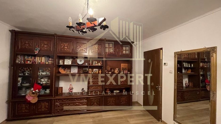 APARTAMENT 2 CAMERE ETAJ 4 VISOI - Poză 4
