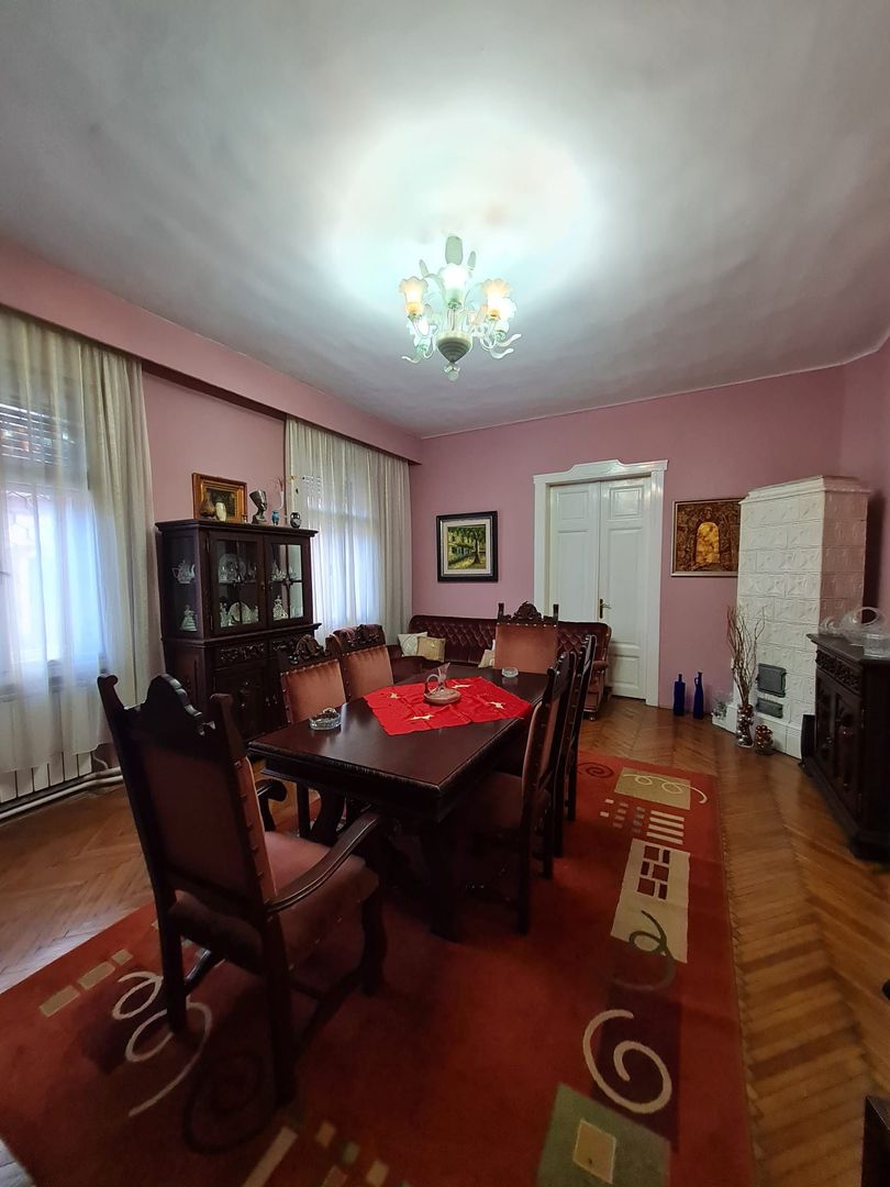 Vila generoasa,destinatii multiple - Poză 35