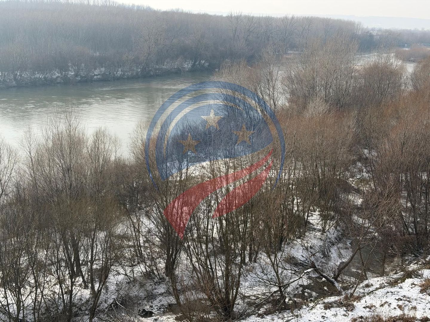 Teren deosebit în Malu Mare – Super View către Jiu | 2.500 mp | Deschidere 100 m - Poză 1