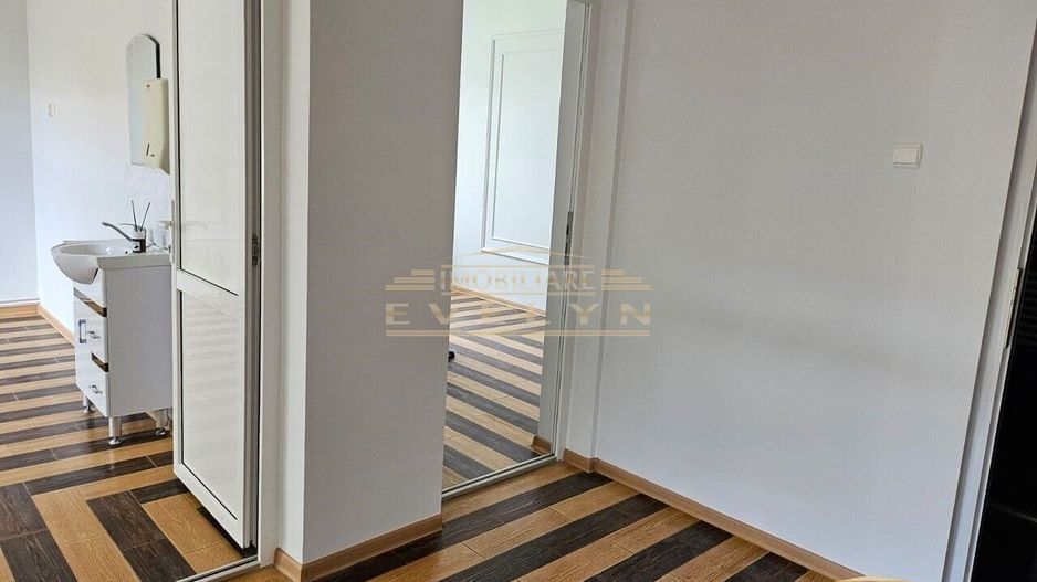Spatiu comercial de inchiriat/vanzare, suprafata de 76 mp, zona Curtesti - Poză 3