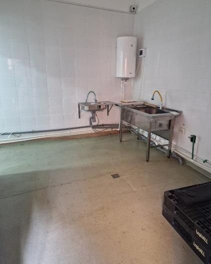 Spațiu comercial cu terasă stradală | 70 mp + pivniță 45 mp - Poză 6