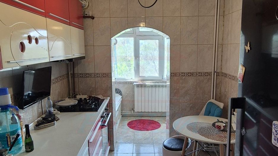 Vanzare apartament 3 camere micro 16 , 60mp, pret 78.000E (negociabil) - Poză 2