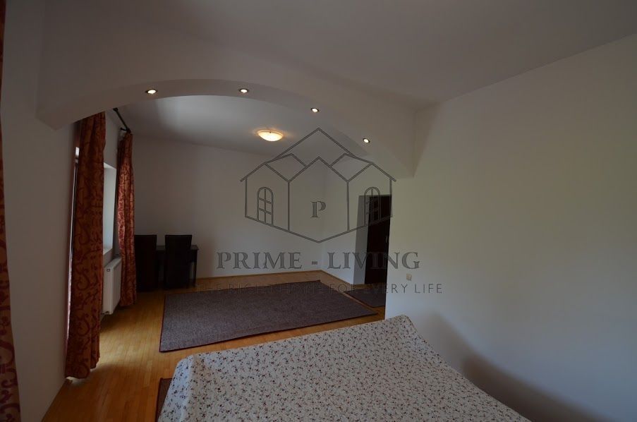 Vilă splendidă cu grădină extinsă și facilități moderne - Poză 5