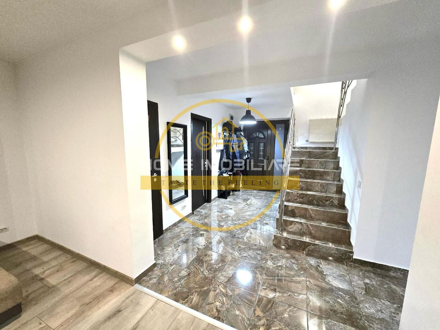 Casă de vânzare Zona Bucium - Poză 2