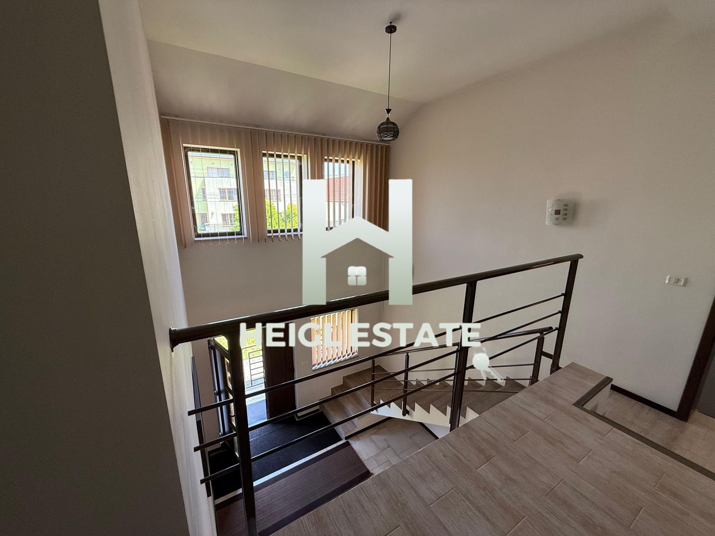 Casa individuala—perfecta pentru familie sau business - Poză 8