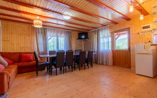 Casa de Vacanta | 5 camere | Foisor | Jacuzzi | teren 4000 m2 | Valeni - Poză 9