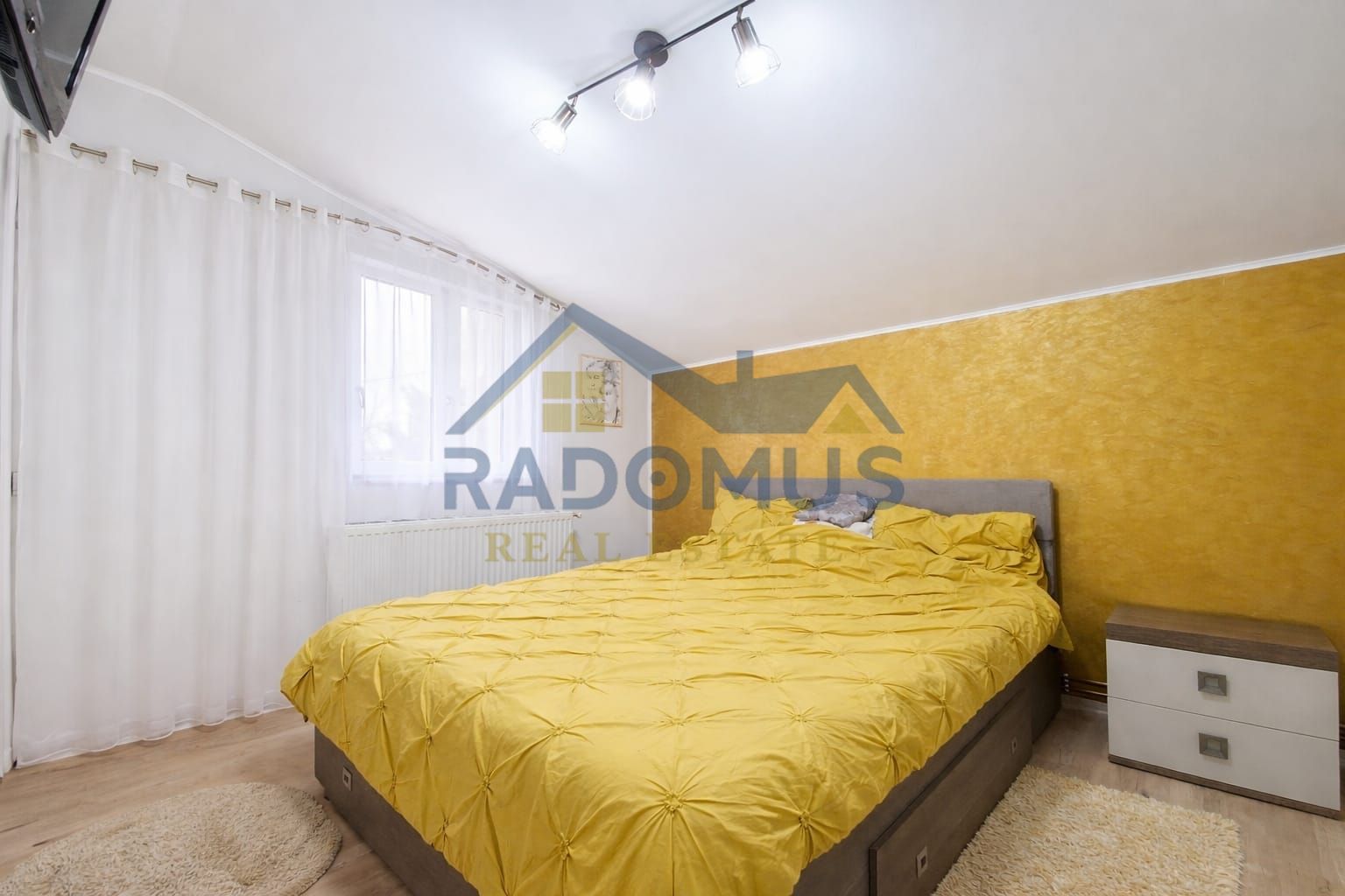 Casă Poienarii Burchii - Mobilată & Utilată  + Teren 2356 Mp - P+M - Poză 12