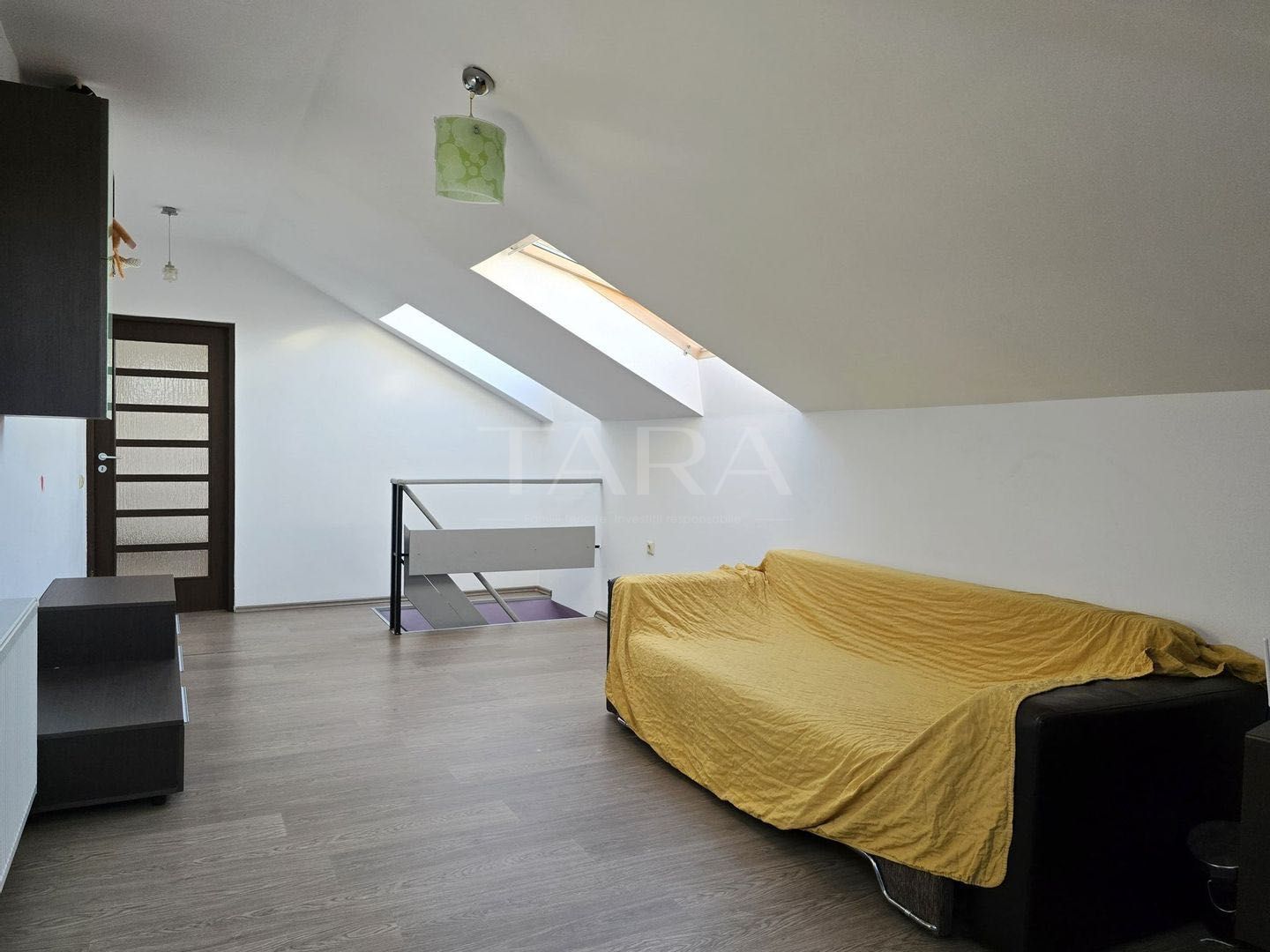 Apartament spațios, 3 camere pe două niveluri, zona Florilor, Florești - Poză 5