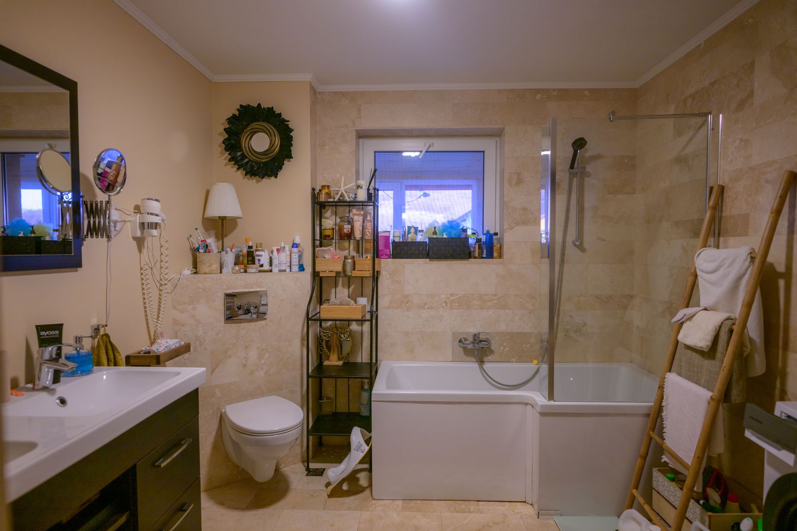 Vila superba | Teren 2300mp | Dealul cu tei | Aninoasa | Doicesti - Poză 20