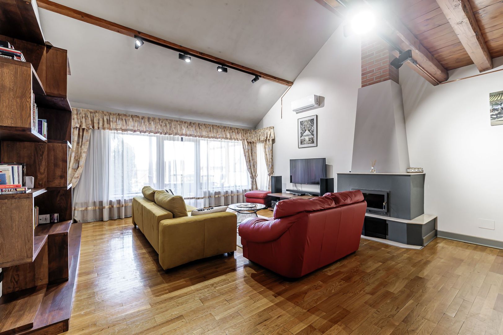 Vilă unică în Părneava - Poză 3