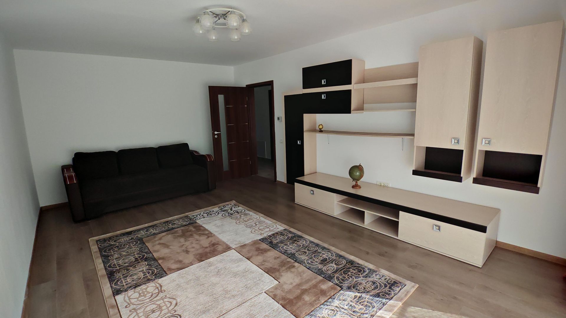 Apartament 2 camere,decomandat,bloc NOU,zona Judetean,mobilat,utilat - Poză 5