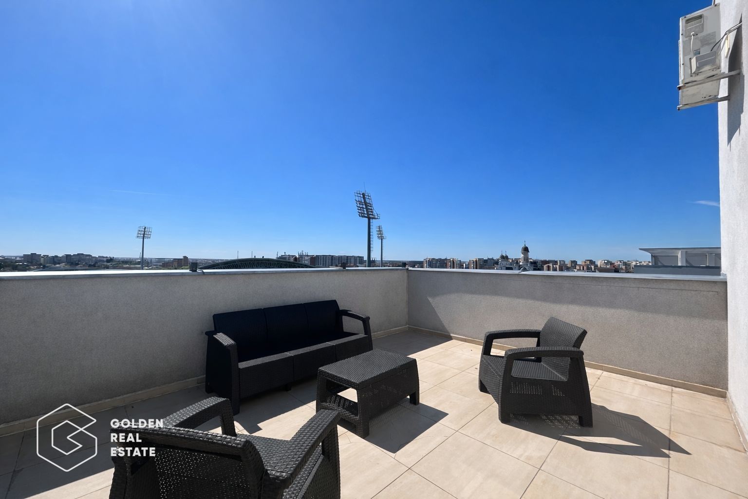 Penthouse Ared Uta, amenajat modern, vedere panoramica spre Stadionul Uta - Poză 11