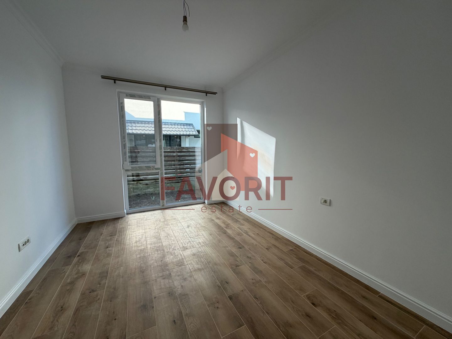 Cu gradina proprie. Zona Cora . Finisat la cheie - Poză 2