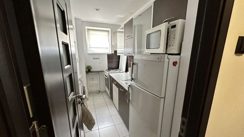 GARSONIERA DECOMANDATA MODERNA BLOC REABILITAT METROU GORJULUI - Poză 8