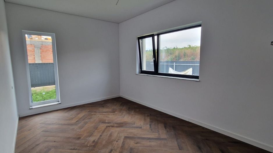 Casa 3  camere INTABULATA 70 mp.  Bucium Visan 140000 euro - Poză 5