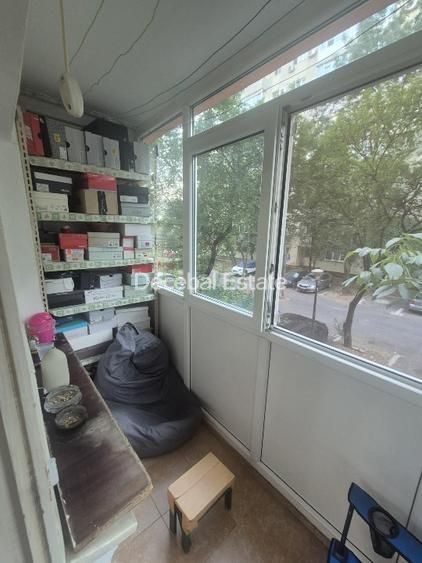 Apartament 3 camere 67 mp 1978 decomandat Titan - Poză 3