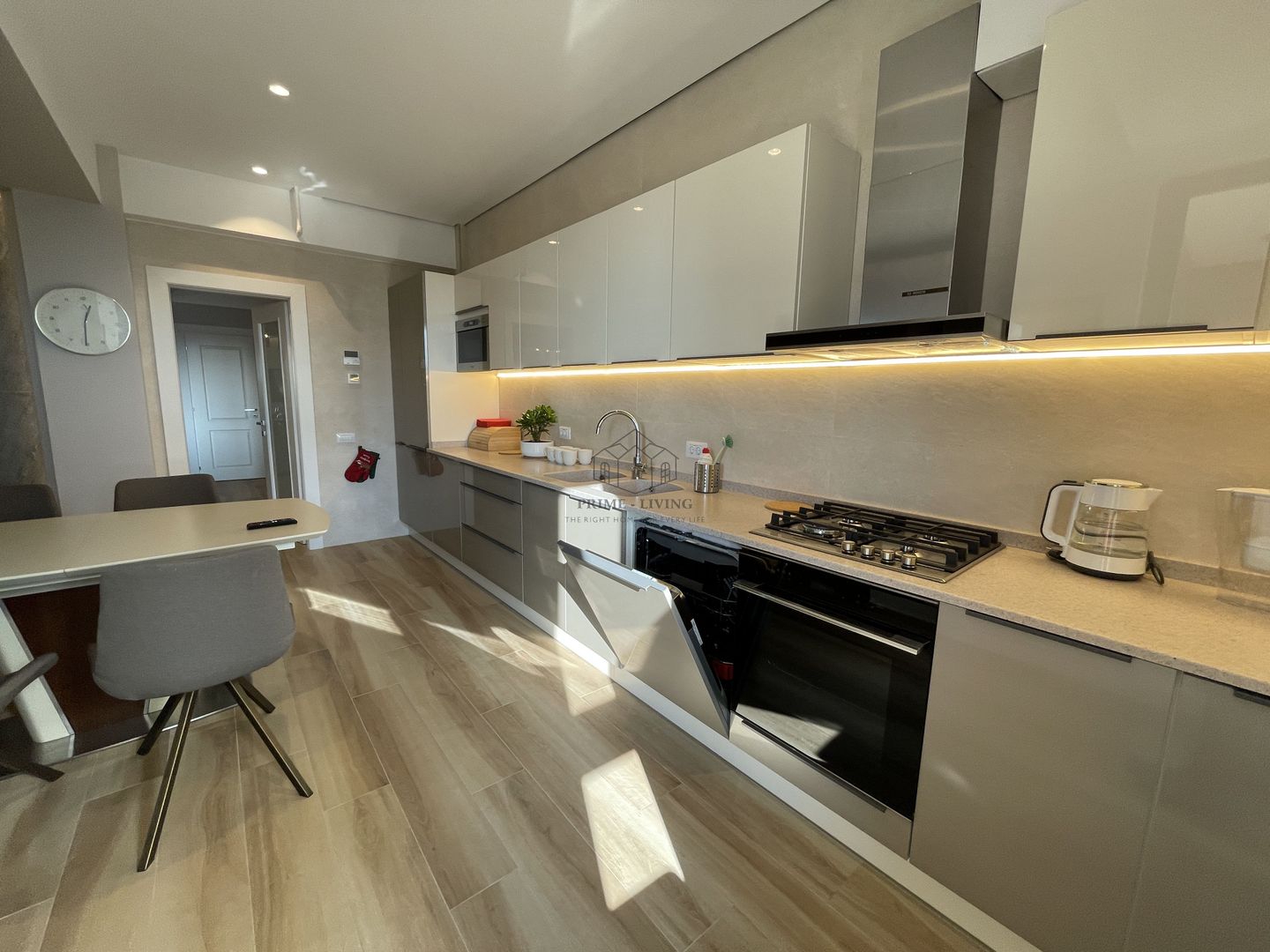 APARTAMENT DE LUX CU 3 CAMERE LA INCHIRIERE IN COMPLEX REZIDENTIAL - Poză 8
