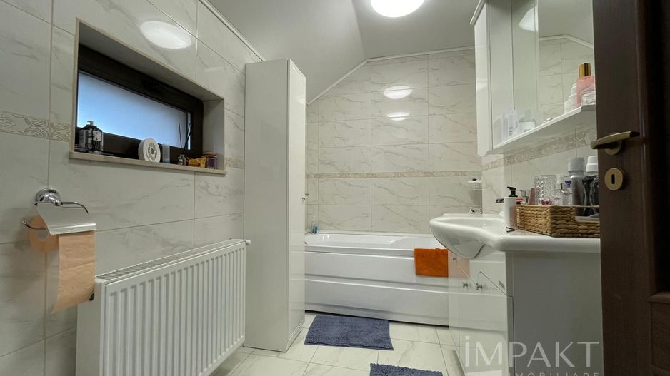 Casa  cu 4 Camere si Garaj in Cartierul Someseni, Cluj-Napoca - Poză 10