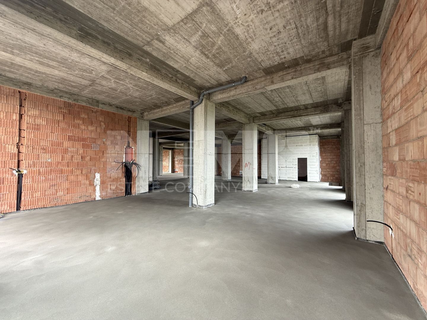 Spatiu comercial nou 550 mp Radauti 550.000 Euro - Poză 4