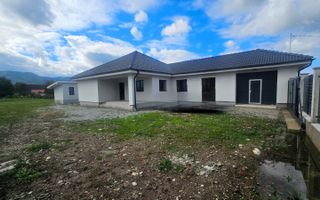 Casa Individuala pe un singur nivel cu 2200 mp de curte, in Săcel - Poză 2