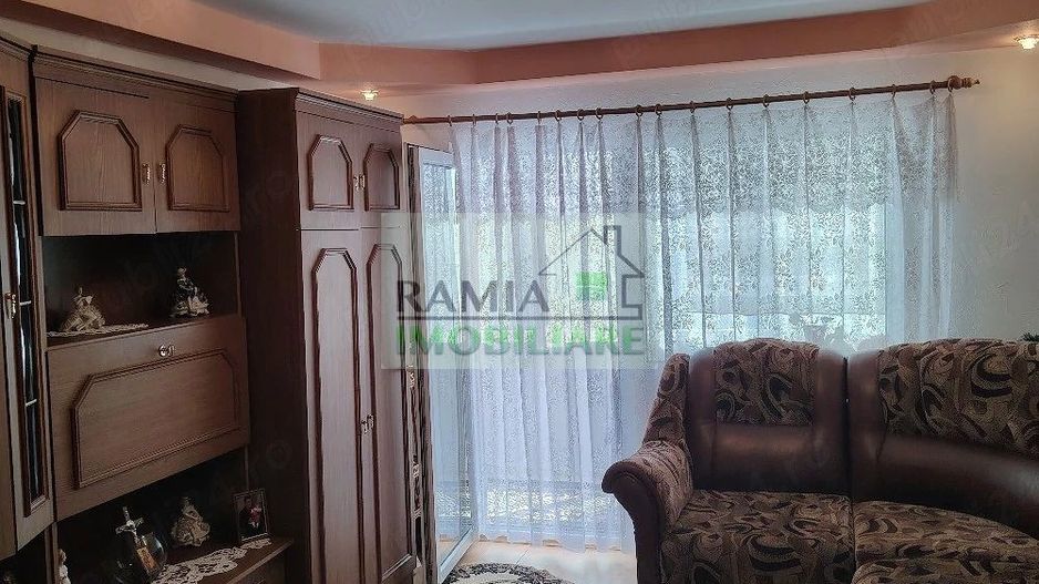 Apartament 3 camere decomandat, etaj 1, 2 balcoane și garaj – Râșnov - Poză 1