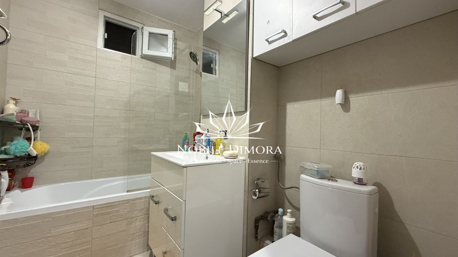 Apartament cu 3 camere de vanzare - 2 balcoane - zona Bucovinei - Poză 11