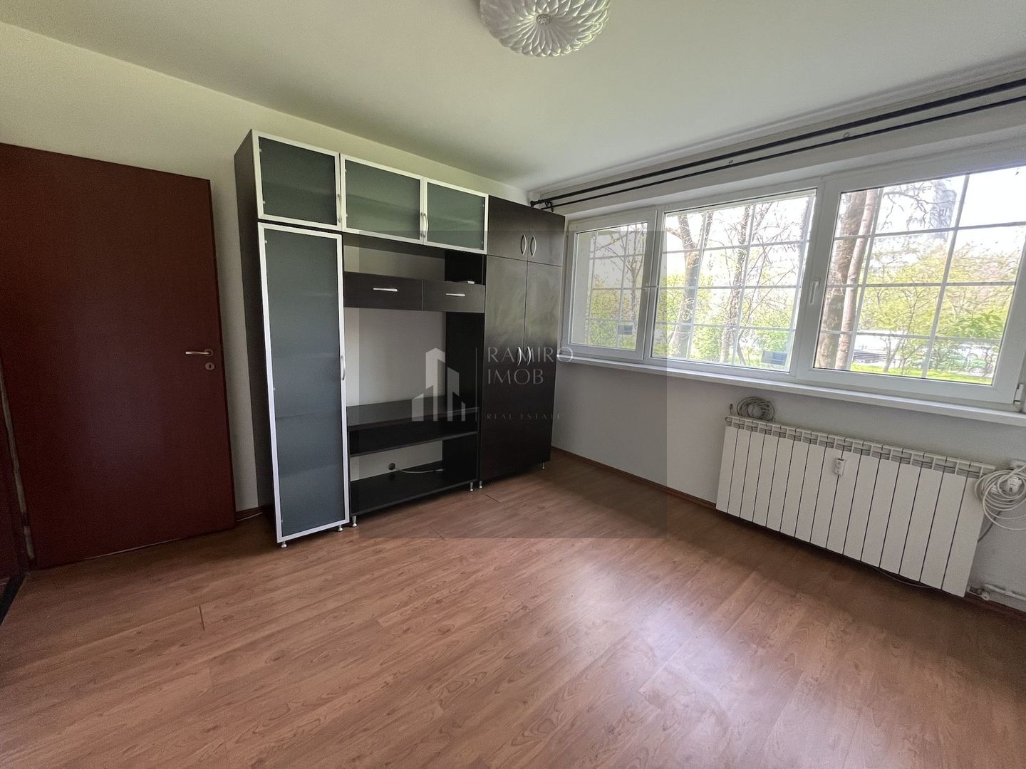 Apartament 2 camere decomandat Drumul Taberei - Poză 2