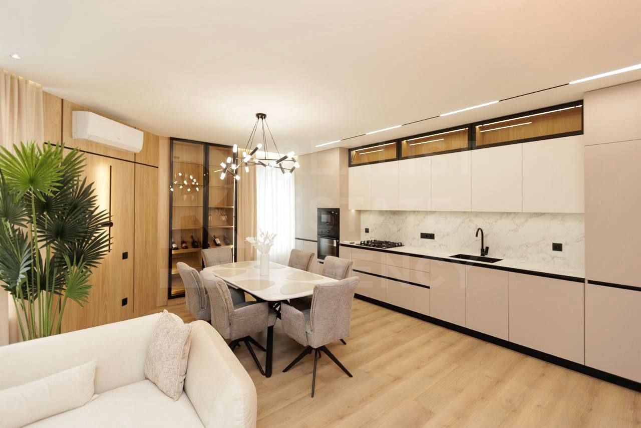 Vânzare, apartament, 3 camere , strada Ioana Radu, Buiucani - Poză 1