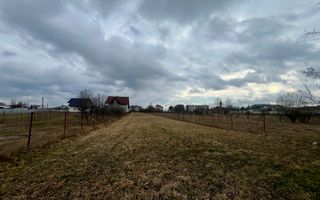 Teren Intravilan 2020 MP | Zonă Linistita | Radauti - Poză 10