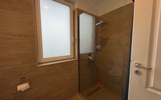 Etaj intermediar. Mobilat si utilat. Loc de parcare - Poză 9