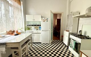 Apartament Central cu 3 Camere, Etaj 1, Ideal Locuinta sau Investitie - Poză 8