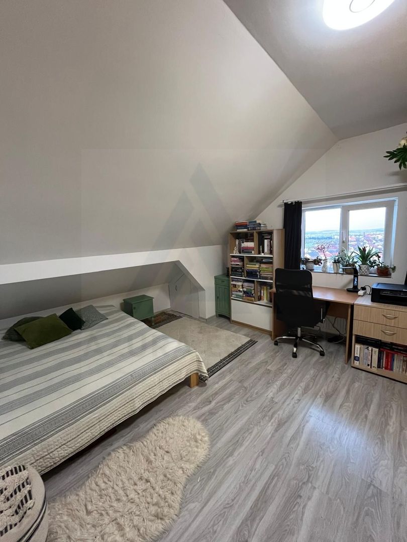 Apartament 3 camere 2 balcoane bucatarie inchisa in zona Strand II - Poză 3