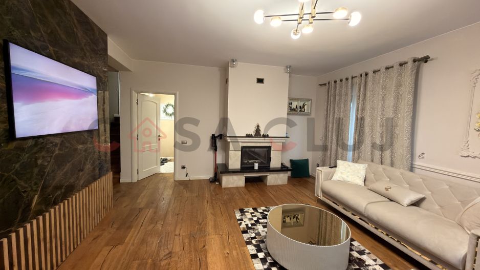 Apartament tip penthouse cu terasa si acces la curte - Poză 1