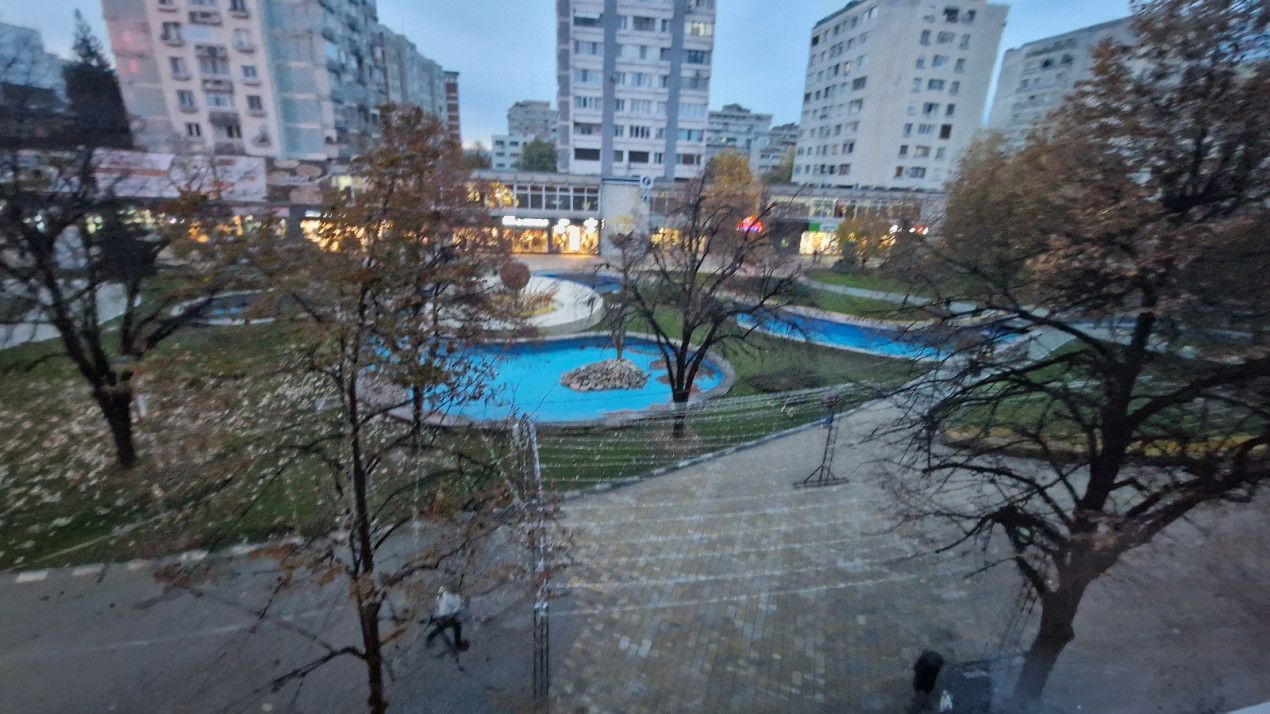 Vanzare apartament Ultracentral, Strada Mare, vedere catre pietonala - Poză 2