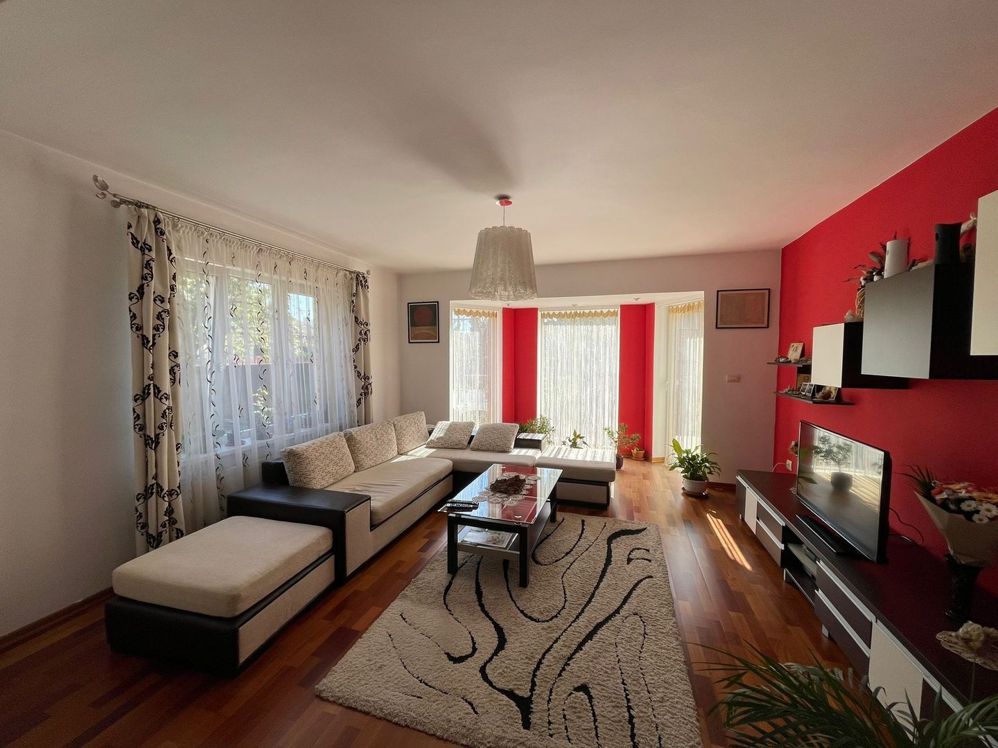 CASA INDIVIDUALA- ZONA COMPLEX - Poză 2