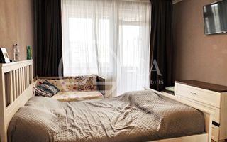 Apartament cu 3 camere de vanzare in Rogerius, Oradea - Poză 3