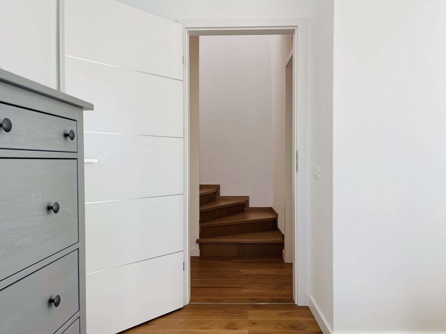 INCHIRIATA - Prima inchiriere, Segmentul Lux | Central | Panouri solare - Poză 31