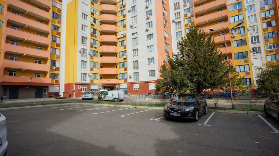 Spre vînzare apartament spațios, 2 dormitoare și living, sec. Botanica - Poză 33