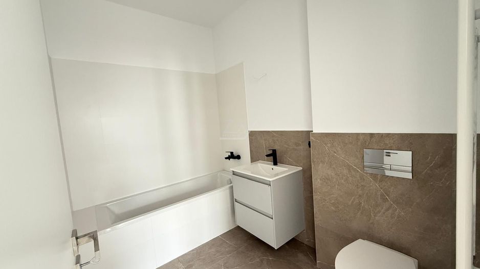 Etaj 1. Bucatarie inchisa. Loc de parcare. - Poză 6