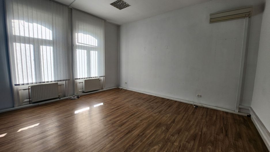 Spațiu de birouri de 200 mp de închiriat în zona Central - Poză 3