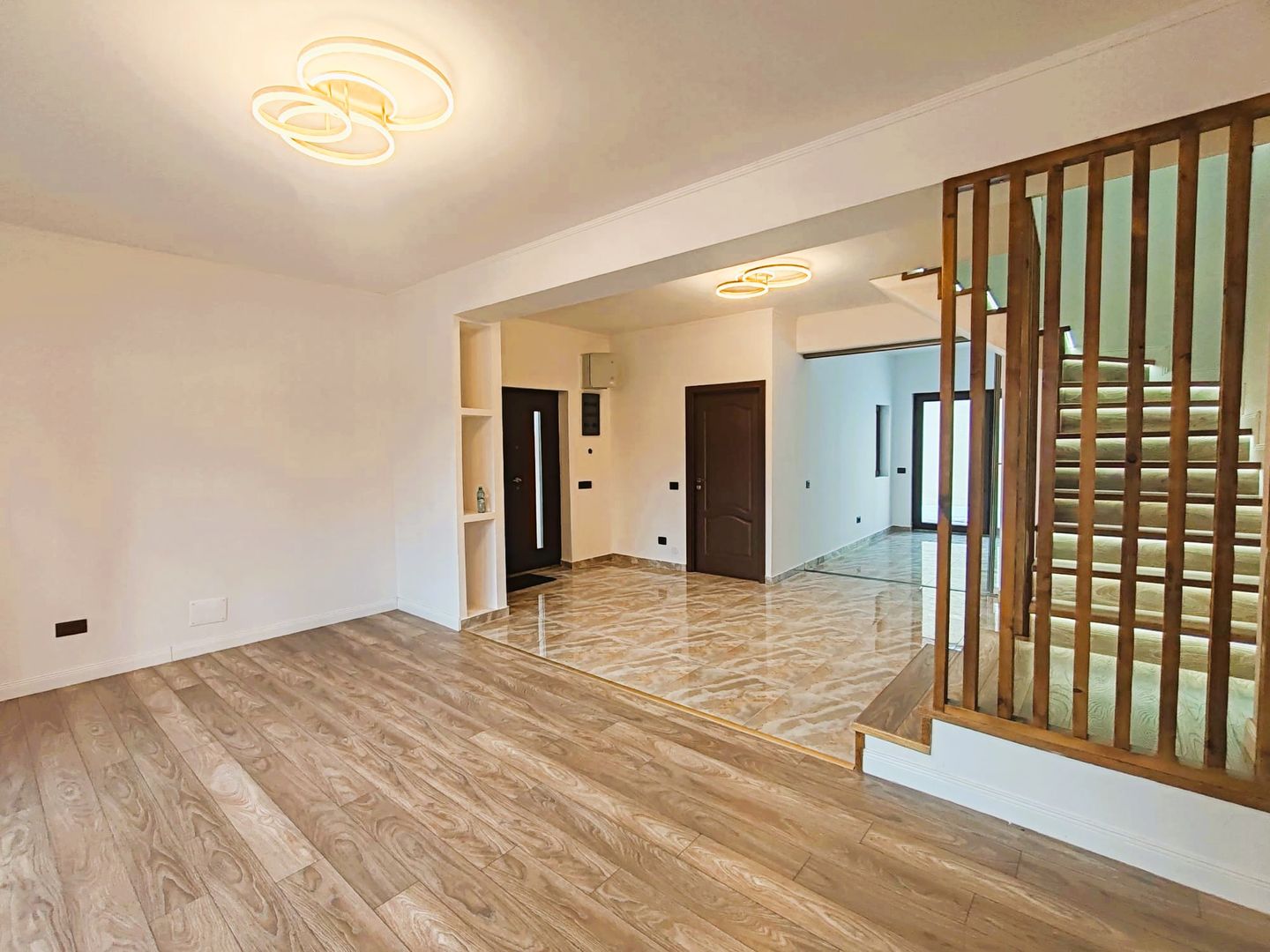Vanzare Vila 13 Septembrie finisaje de lux - Poză 1