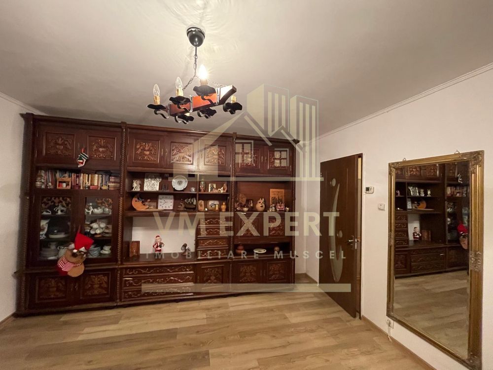 APARTAMENT 2 CAMERE ETAJ 4 VISOI - Poză 4