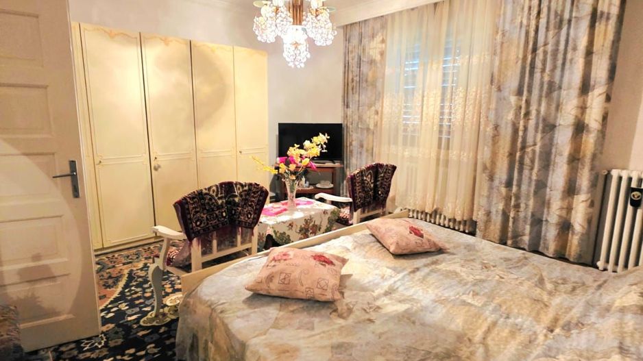 DE VANZARE CASA 5CAMERE ZONA CENTRALA TALMACIU - Poză 4