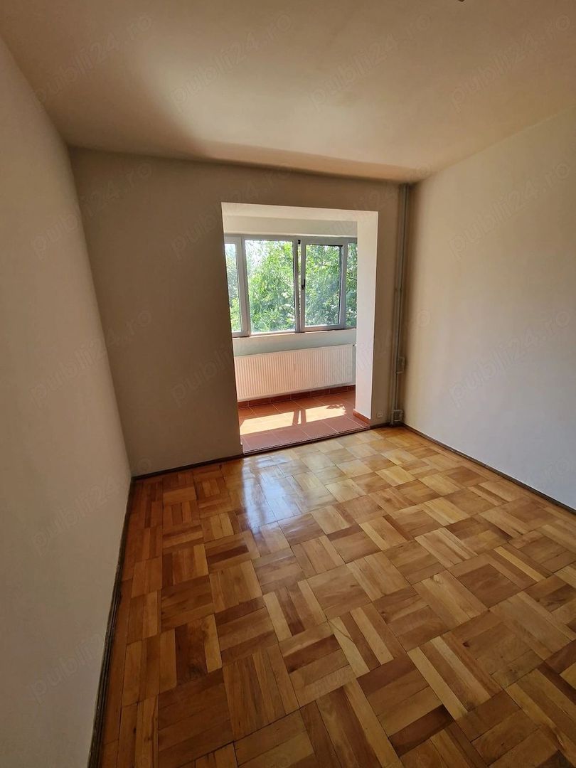 🔑 Vanzare apartament 3 camere – Zona Titan / Piața Miniș - Poză 3